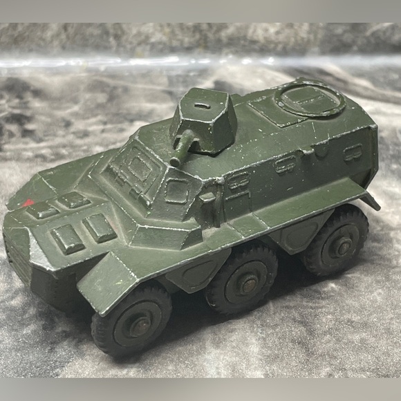 Dinky Toys Meccano 676 Armored Personnel Carrier - Picture 11 of 11